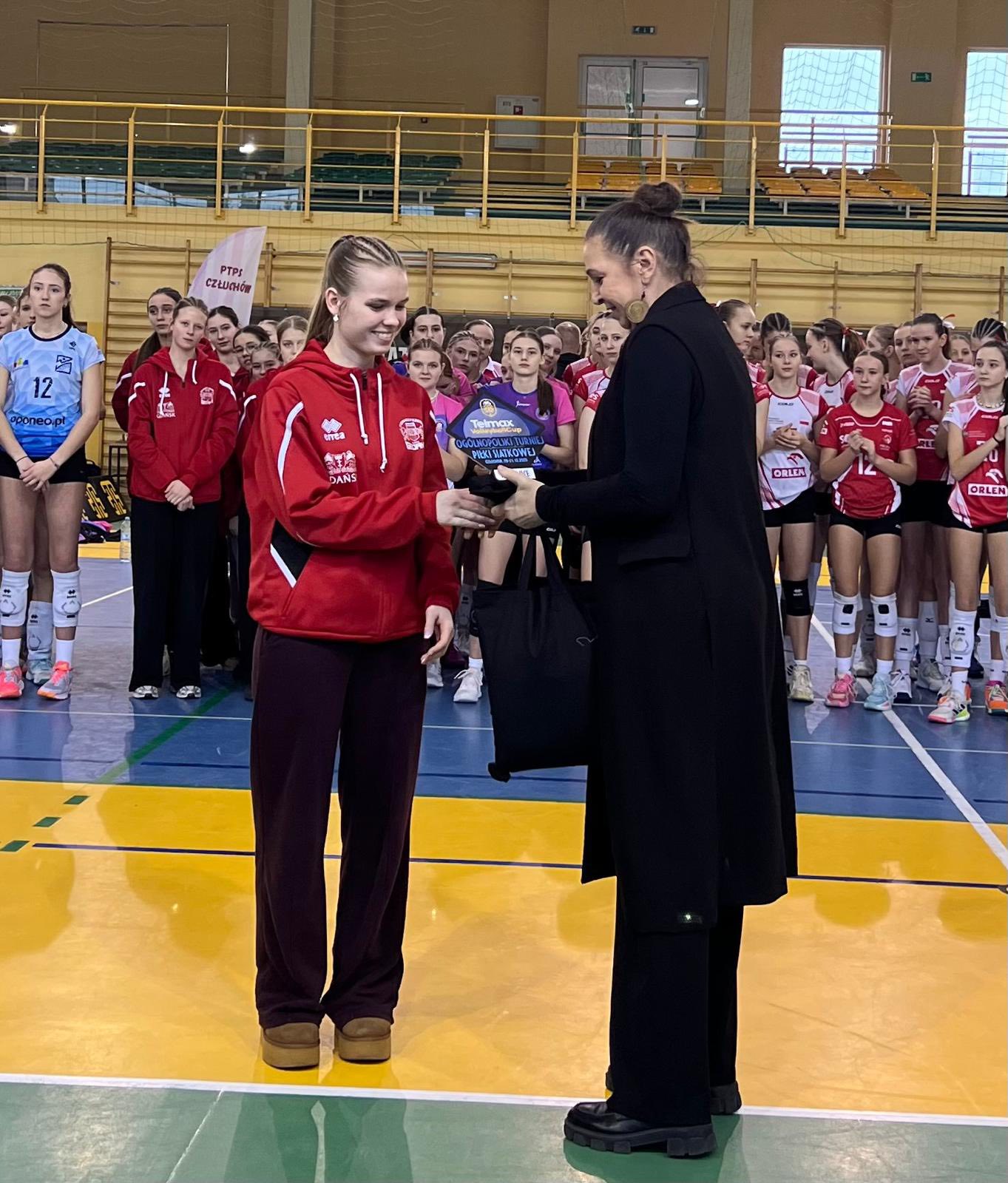 Read more about the article Przedświąteczny turniej piłki siatkowej Człuchowie